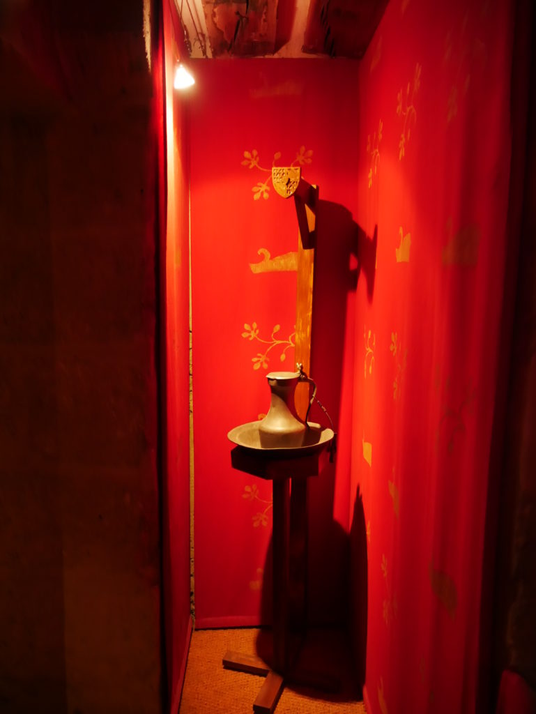 Tour Jean-Sans-Terre toilette