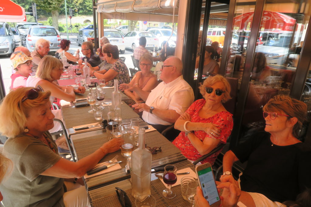 Repas à la pizzeria